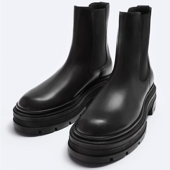 NWOT Zara Leather Chunky Lug Sole Chelsea Boots - Mismatched Sizes - L43/R41 - Picture 1 of 13